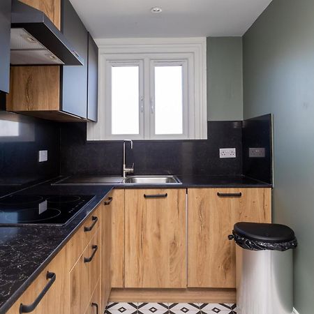 Spacious & Pristine 2Bd Flat - Balham Apartment London Bagian luar foto