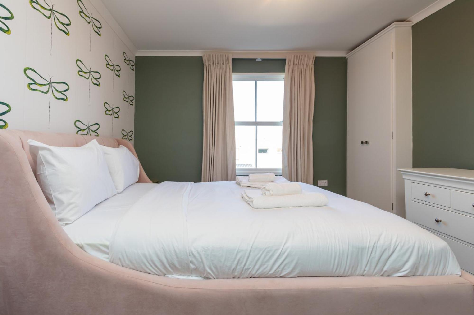 Spacious & Pristine 2Bd Flat - Balham Apartment London Bagian luar foto