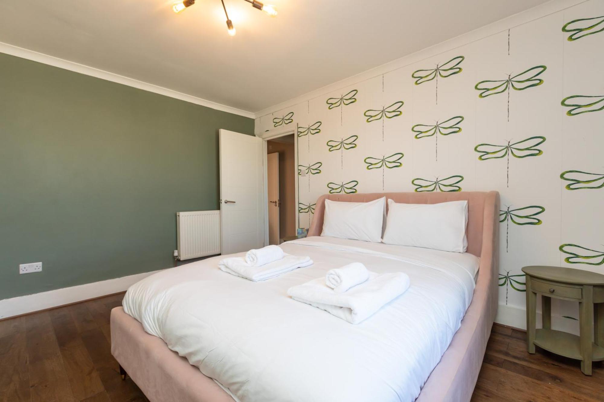 Spacious & Pristine 2Bd Flat - Balham Apartment London Bagian luar foto